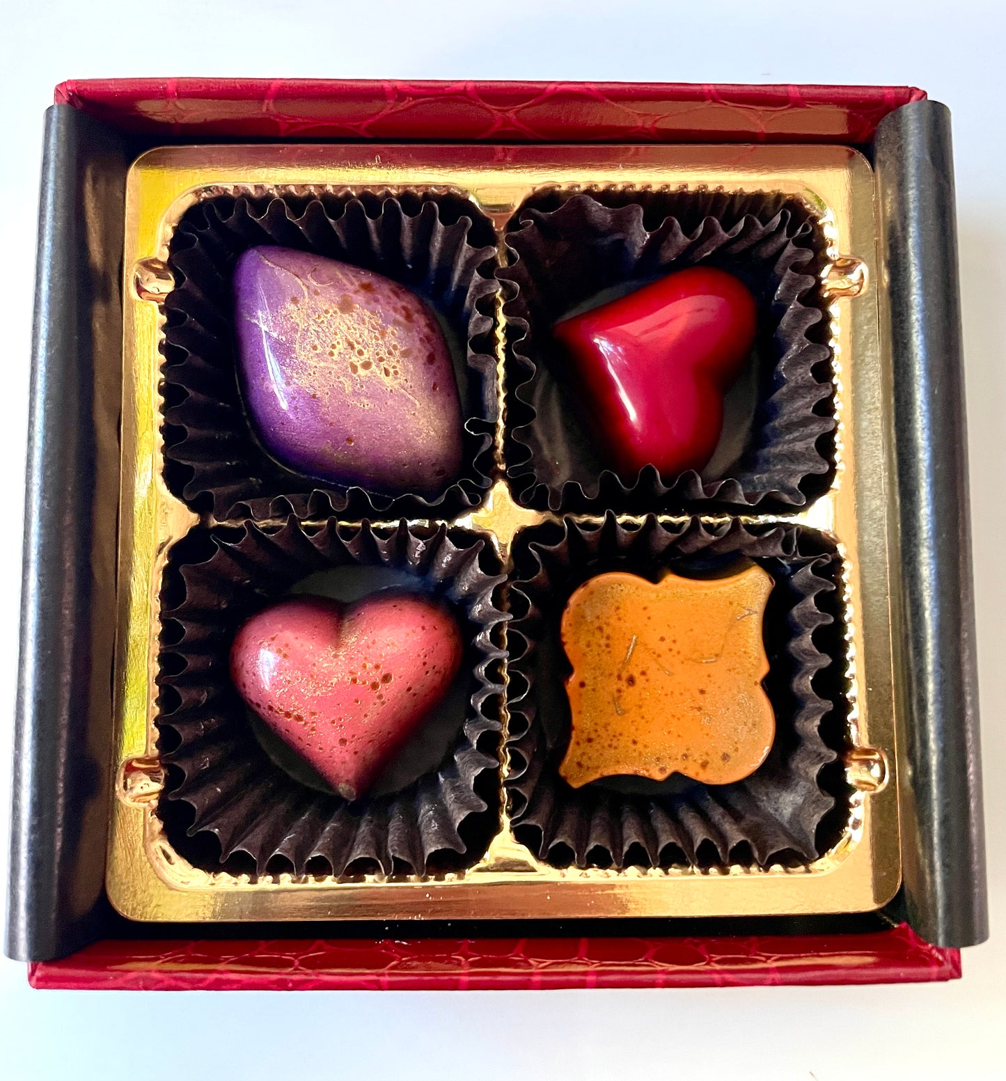 Luxurious Red Signature Gift Box – 4 Artisanal Chocolates