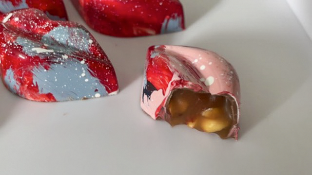 Chocolate lip filled with vanilla caramel and hazelnut — Bella Choco Bella Date Night Box