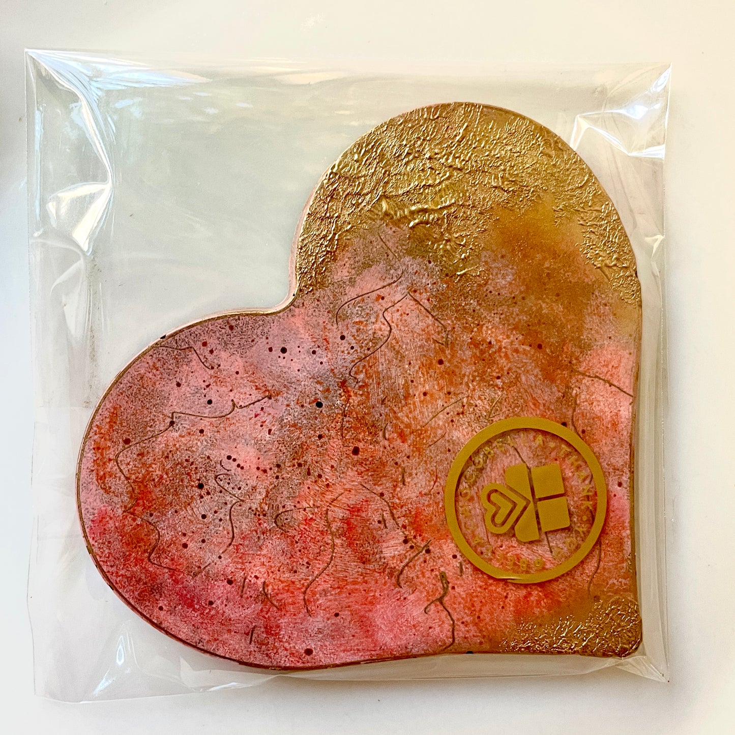 Pink and Gold Heart shaped Bar  – Milk Chocolate with Soft Caramel